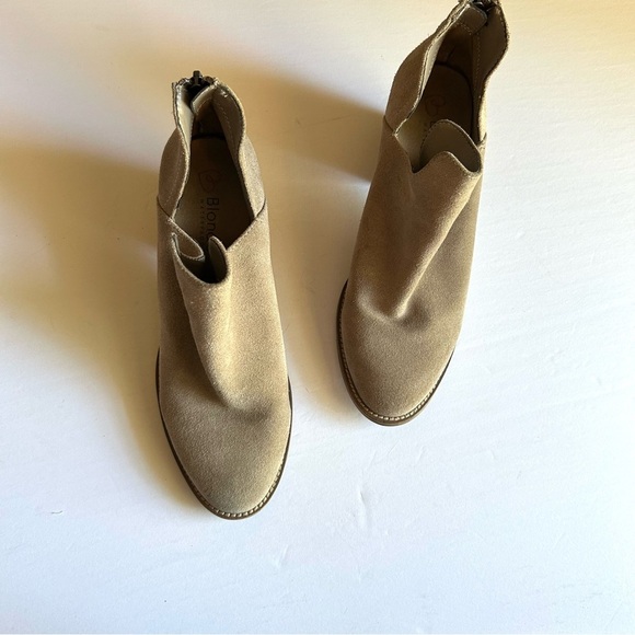 Blondo Neda Waterproof Suede Boots - Picture 4 of 10